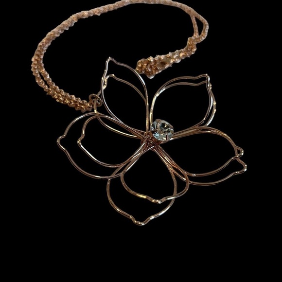 Stephan & Co. Rose Gold Chain & 3D Metal Wire Flower w/ Rhinestone Center Accent - Picture 5 of 16